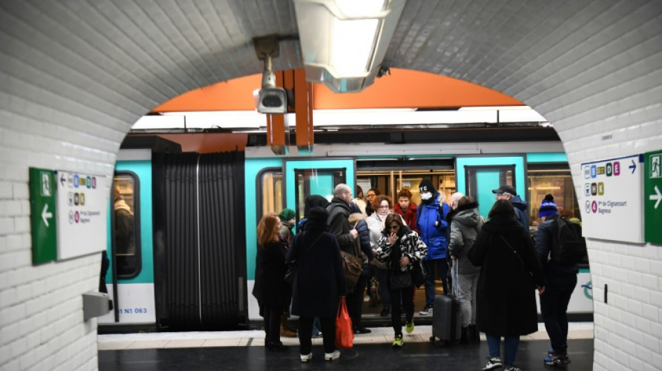 Retraites: moins de perturbations  mardi, pour le 3e jour de gr&egrave;ves