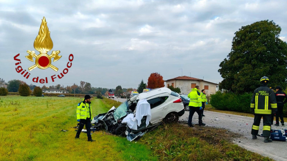 Scontro bus-auto, l'automobilista aveva la patente scaduta