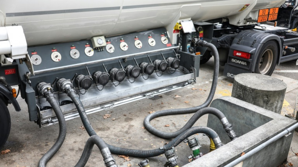 Les transports de carburant pourront circuler &agrave; la Toussaint