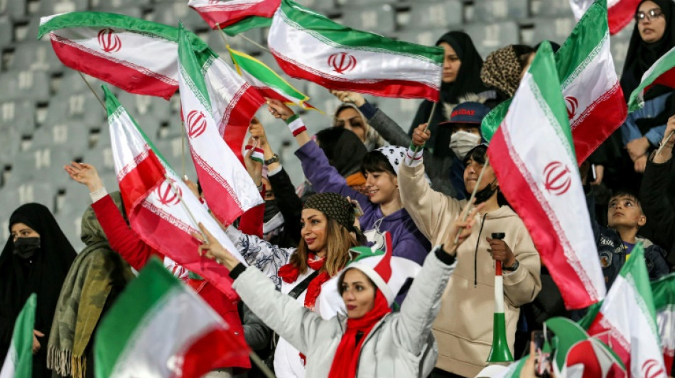Les Iraniennes autoris&eacute;es dans un stade pour suivre un match de foot contre la Russie