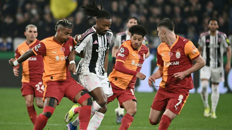 Juve for&ccedil;a prorroga&ccedil;&atilde;o, mas &eacute; eliminada pelo Galatasaray, que vai &agrave;s oitavas da Champions