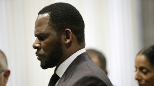 Le chanteur am&eacute;ricain R. Kelly, coupable de crimes sexuels, condamn&eacute; &agrave; 30 ans de prison