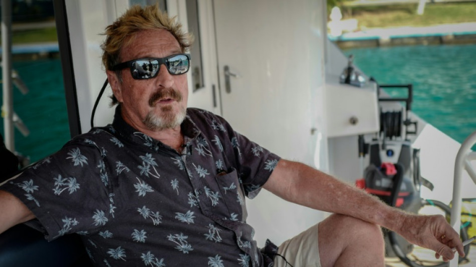 El cuerpo de John McAfee sigue en una morgue de Barcelona un a&ntilde;o despu&eacute;s de su muerte