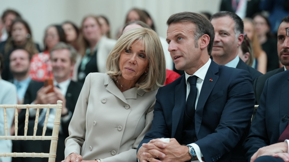 Bufala su Brigitte uomo, querela dei Macron negli Usa