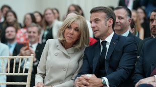 Bufala su Brigitte uomo, querela dei Macron negli Usa