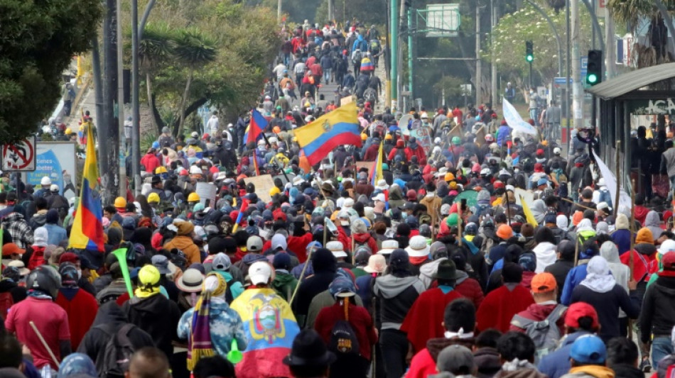 Ind&iacute;genas y gobierno miden fuerzas y avivan protestas de Ecuador