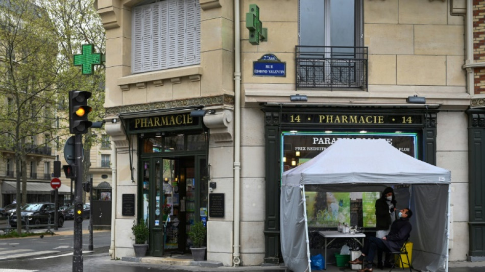 Covid: tr&egrave;s l&eacute;g&egrave;re baisse des contaminations 