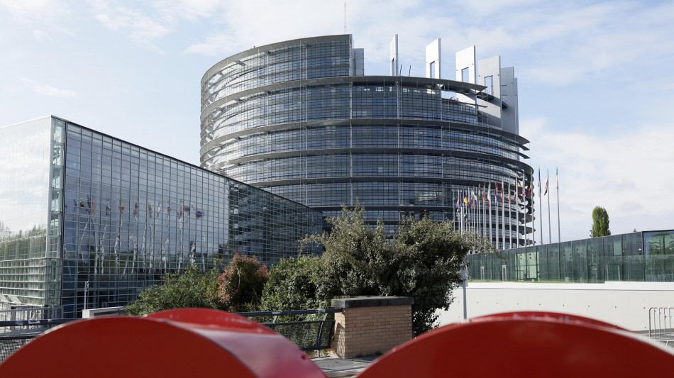 ++ Eurocamera boccia iter giuridico Ue per il piano riarmo ++