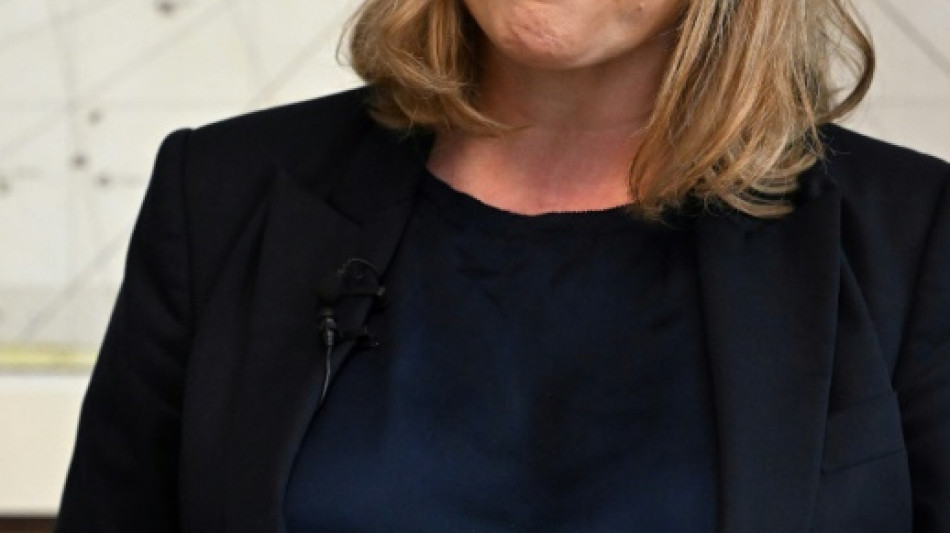 Course vers Downing Street : la pr&eacute;f&eacute;r&eacute;e des sondages attaqu&eacute;e par ses rivaux