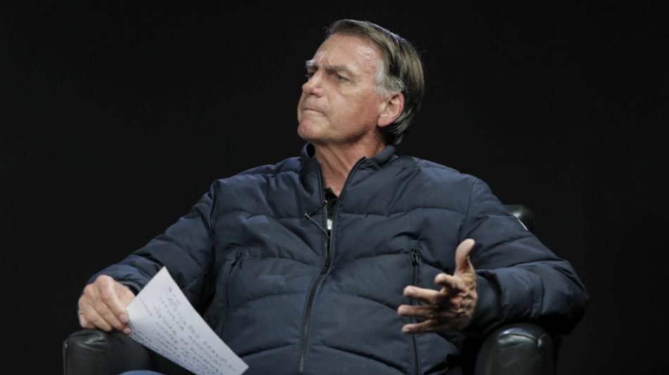 Brasile, Bolsonaro attacca Lula: 'Il bandito &egrave; al governo'