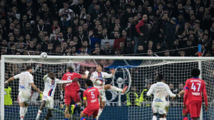 PSG vence Lyon nos acréscimos (3-2) e recupera liderança da Ligue 1
