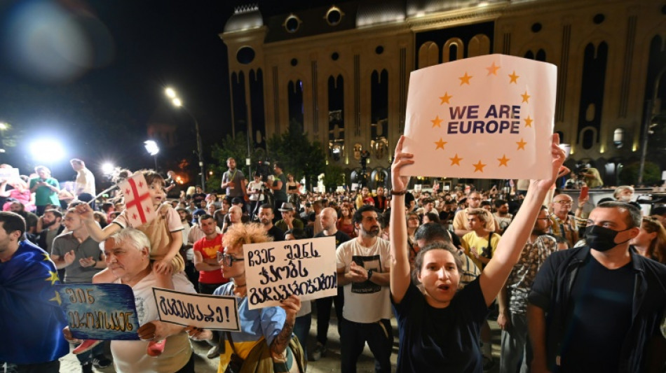 G&eacute;orgie: des dizaines de milliers de manifestants pour demander l'adh&eacute;sion &agrave; l'UE