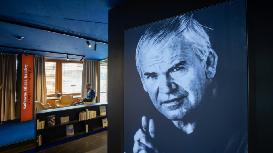 Milan Kundera: the unbearable lightness of decluttering