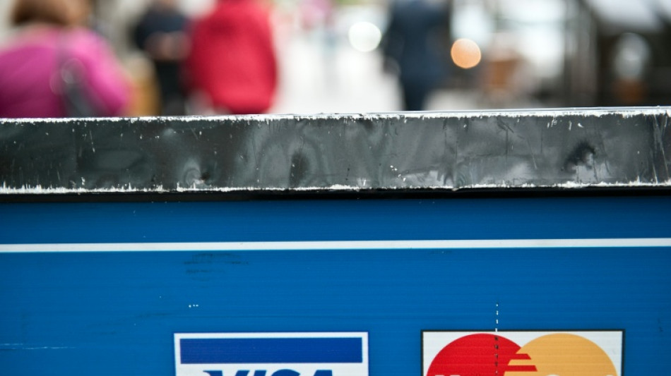 Visa et Mastercard &eacute;cartent des banques russes de leur r&eacute;seau de cartes