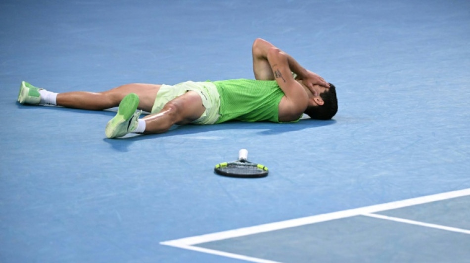 Alcaraz supera Zverev em batalha de mais 5 horas e avan&ccedil;a &agrave; final do Aberto da Austr&aacute;lia