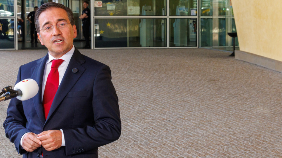 Madrid attacca l'Italia, 'governo non all'altezza sui migranti'