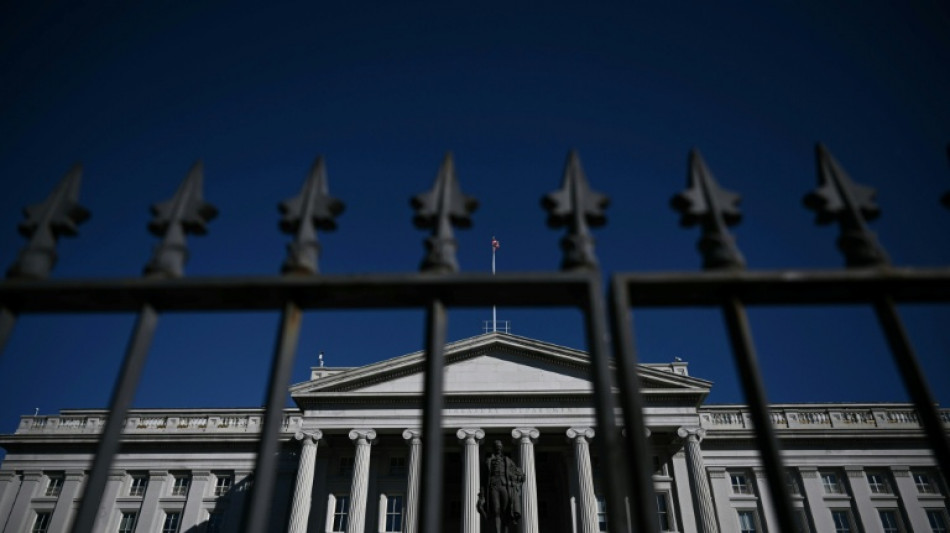 US budget deficit narrows just slightly despite tariff revenues