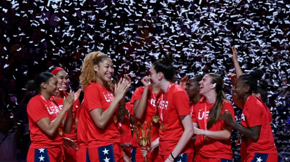 EEUU aplasta a China y extiende su reinado en el básquet femenino