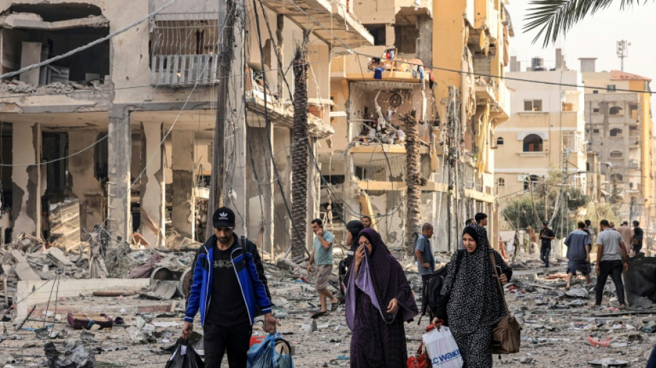 Sob bombas em Gaza, palestinos n&atilde;o sabem para onde ir