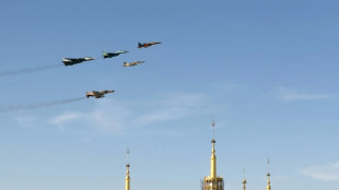Mueren dos pilotos en Ir&aacute;n al estrellarse un avi&oacute;n de combate 