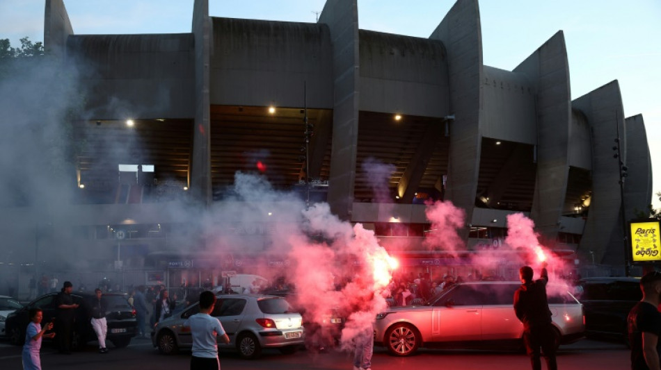 Mbapp&eacute; e a torcida do PSG: uma rela&ccedil;&atilde;o conturbada de sete anos
