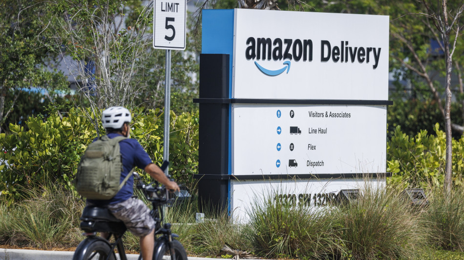 'Amazon, mai considerato di esporre costo dazi nei prezzi'