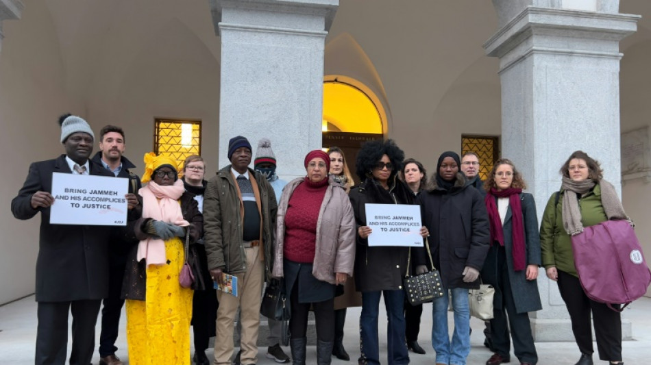 Joie, col&egrave;re et larmes au proc&egrave;s en Suisse d'un ex-ministre gambien