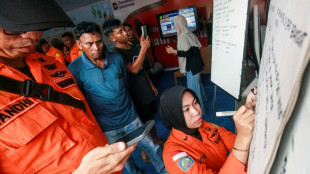 Naufrage d'un ferry en Indon&eacute;sie: six morts, 130 personnes encore recherch&eacute;es