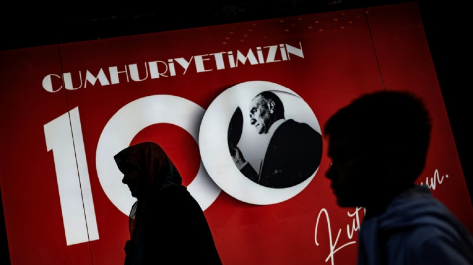 Turquia celebra o centen&aacute;rio da funda&ccedil;&atilde;o da Rep&uacute;blica