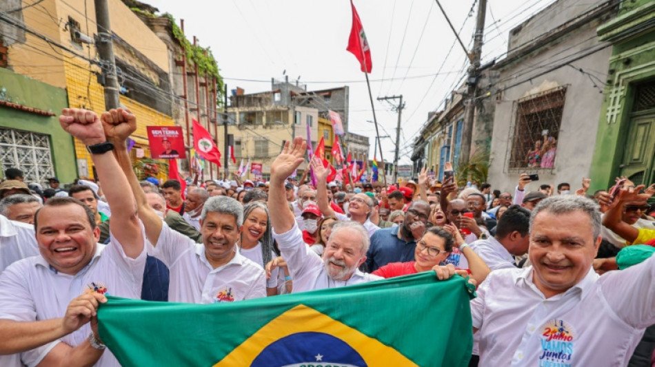 Br&eacute;sil: bains de foule pour Lula et Bolsonaro &agrave; 3 mois de la pr&eacute;sidentielle