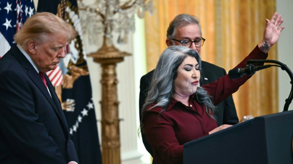 Trump ense&ntilde;a las obras del sal&oacute;n de baile de la Casa Blanca a l&iacute;deres hispanos