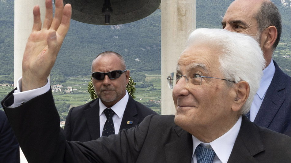 Mattarella, grati a Guardia Costiera per senso dovere e umanit&agrave;