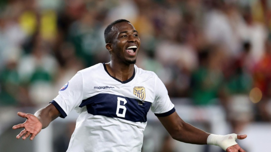 PSG anuncia contrata&ccedil;&atilde;o do zagueiro equatoriano Willian Pacho