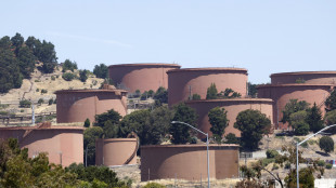 Prezzo del petrolio in lieve calo, sotto quota 70 dollari