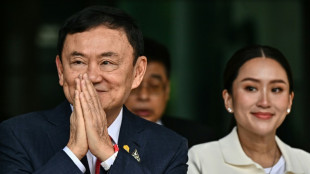 El rey de Tailandia reduce la sentencia del ex primer ministro Shinawatra a un a&ntilde;o de prisi&oacute;n