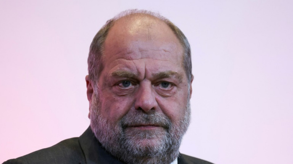 Ministro da Justi&ccedil;a de Macron &eacute; julgado por conflito de interesses