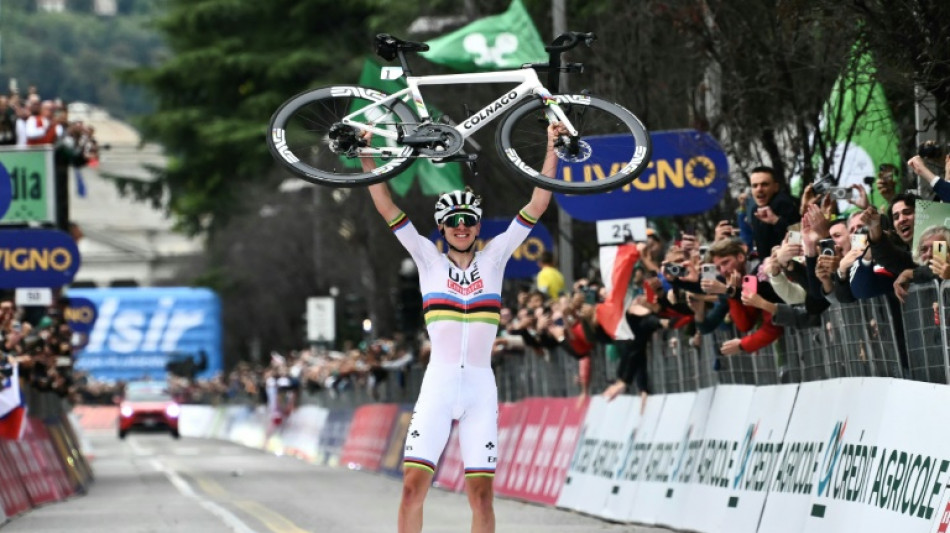 Pogacar &eacute;crase le Tour de Lombardie pour conclure une saison "parfaite"