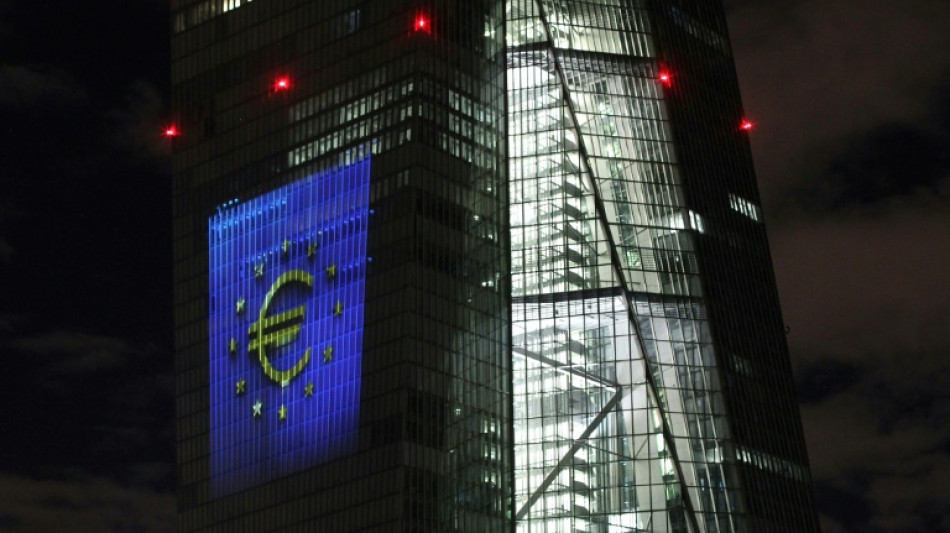 Zona do euro evita recess&atilde;o por pouco