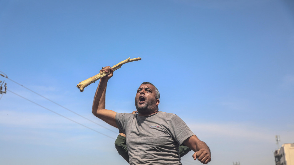 Hamas, 'armatevi in tutto mondo contro piano Trump su Gaza'