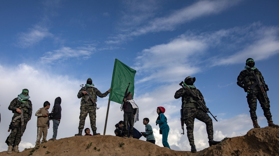 Hamas, 'Israele sta bloccando l'accordo per la tregua'