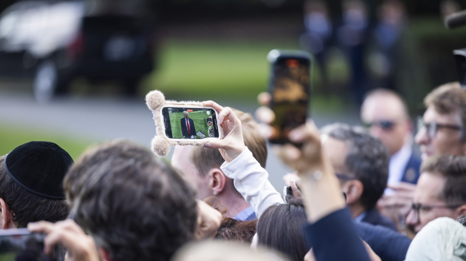 Trump allo stadio a New York, per lui buu e qualche applauso